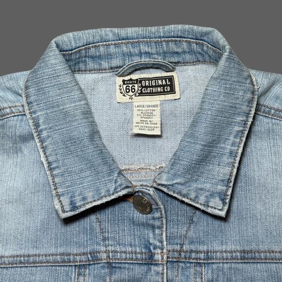 Route 66 Women’s Light Wash Denim Trucker Jacket Size Large - Picture 3 of 6
